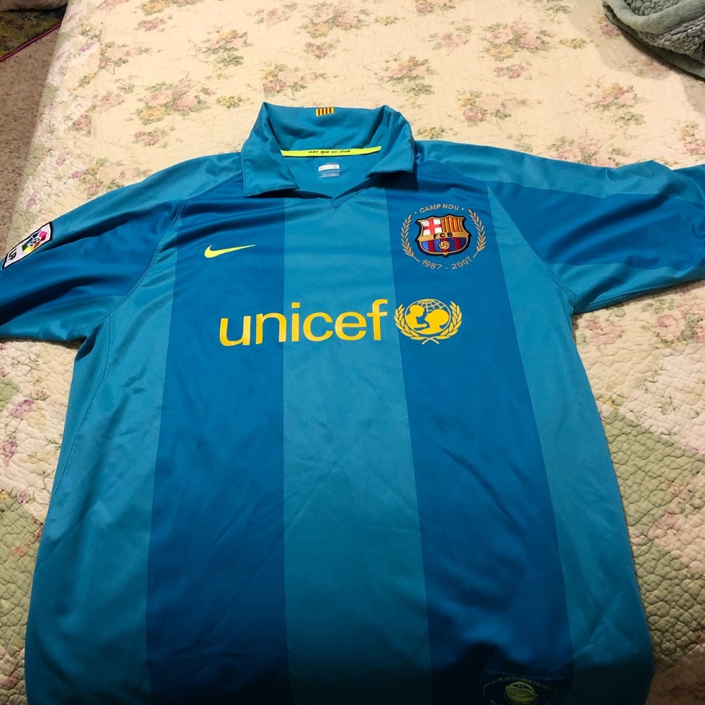 Men’s large soccer jersey